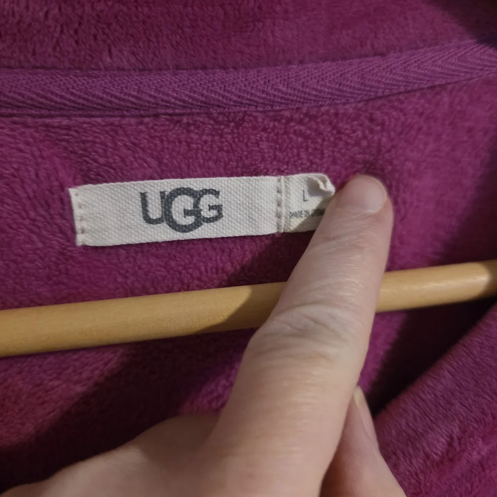 UGG Plush Crewneck Pullover in Deep Magenta Large - Picture 5 of 11